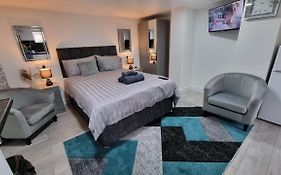 Comfy Studio Apartment With Wi-Fi And Smart Tv